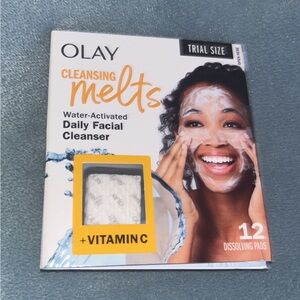 Olay Cleansing Melts Daily Facial Cleanser with Vitamin C - Trial Size